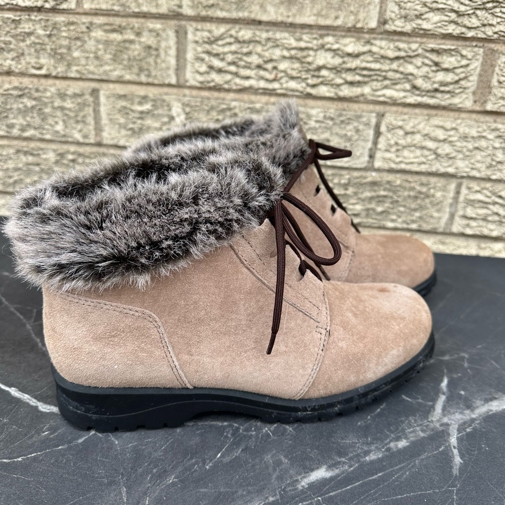 Cobbie Cuddlers Tan Brown Upper Suede Boots Fur Top Size 8